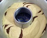 Foto langkah ke 6 dari resep Cake Zebra Panggang Mini.