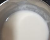 A picture of step 2 of Mini lcecream Cones.