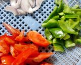 A picture of step 1 of Kadai paneer.