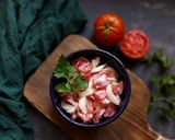 عکس مرحله 1 از دستور سالاد گوجه روسی