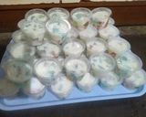 Foto langkah ke 4 dari resep Puding Susu Mozaik.