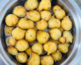 A picture of step 5 of Dahi Bhalle 🔥🔥.