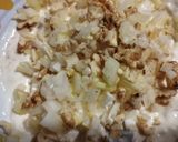 Foto del paso 2 de la receta: Aperitivo fácil: tostado con roquefort, apio y nuez
