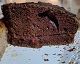 Foto del paso 6 de la receta: 🍰Torta vegana de chocolate relleno con dulce de frutillas 🍓