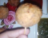 A picture of step 4 of Crispy potato lollypops.