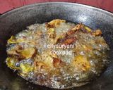 Foto langkah ke 6 dari resep Ayam Kampung Goreng Yummy Bumbu Kampung.