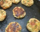 A picture of step 3 of Crispy potato paneer cheesy lollipop.