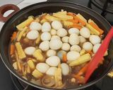 Foto langkah ke 3 dari resep Tumis Telur Puyuh Putren Wortel.