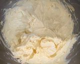 A picture of step 4 of Gilded Christmas Orange Cupcakes.