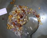 A picture of step 3 of Chatpati bhel.