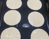 Foto del paso 2 de la receta: Pizza minis, masa hojaldre