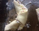 Sajtos-sonkás töltött kifli recept fázis 5 fotója
