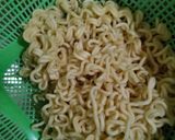 Foto langkah ke 1 dari resep Mie Nasi Goreng.