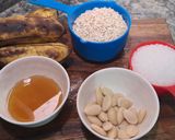 A picture of step 1 of Oats bran banana smoothie.