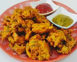 लच्छा प्याज़ पकौड़े (lacha pyaz pakoda recipe in Hindi) रेसिपी चरण 3 फोटो