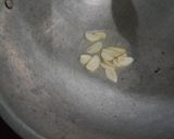 Foto langkah ke 2 dari resep Oyong tumis ceker.
