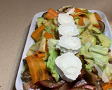 Foto del paso 7 de la receta: Ensalada de tomates, aguacate, verduras encurtidas y rulo de cabra tostado