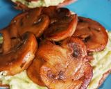 Φωτογραφία βήματος 3 της συνταγής Ψωμί με avocado και μανιτάρια σωτέ