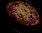 صورة لخطوة 6 من وصفة بيتزا 🍕 بالعجينة الأصلية الايطالية 😋🇮🇹