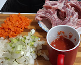 Foto del paso 1 de la receta: Costillas con verduras y vino