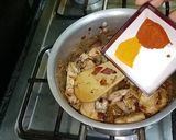 A picture of step 2 of Aloo chicken 🐓.