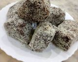 صورة لخطوة 2 من وصفة كيك مغطى بجوزالهند والشوكولاتة🥥🍫