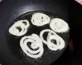 A picture of step 3 of জিলাপি.