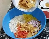 A picture of step 10 of Bhel Puri.