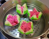 Foto langkah ke 4 dari resep Bolu kukus mekar motis semangka.