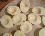 Foto del paso 7 de la receta: Huevos rellenos con mayonesa -receta tradicional
