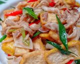 Foto langkah ke 6 dari resep Tumis Tahu Jamur Tiram.