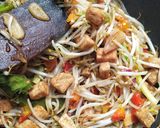 Foto langkah ke 4 dari resep Tumis tahu toge pedas.