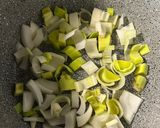 Foto del paso 2 de la receta: Crema de guisantes olla GM h