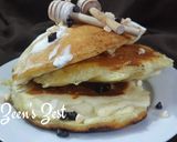 A picture of step 4 of Japanese Souffle Pancakes.
