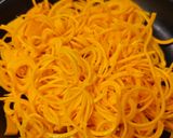 Une image de l'étape 7 de Spaghetti de butternut aux épinards et crème de noisette.