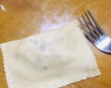 Foto del paso 4 de la receta: Empanadas criollas de pollo!