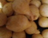 A picture of step 3 of Moong dal pakore.