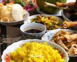 Hình bước làm 3 của món Cơm Nghệ Saffron