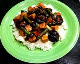 Foto del paso 10 de la receta Tofu con setas shiitake y espárragos trigueros en salsa de soja