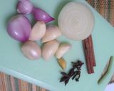 Foto langkah ke 1 dari resep Semur telur+ ceker.