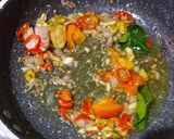 Foto langkah ke 3 dari resep 12. Tumis kerang pedas.