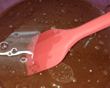 Foto del paso 3 de la receta: Bizcochuelo de chocolate🍫 húmedo y esponjoso (sin leche)