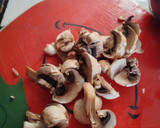 Foto del paso 4 de la receta: Pasta con crema de champiñones y tocino