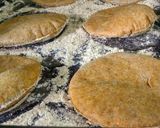 Foto del paso 8 de la receta: HAMBURGUESAS De Pollo al Salmorejo con Pan Pita...!