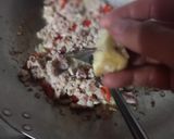 Foto langkah ke 2 dari resep Tumis Kentang Ayam Cincang.