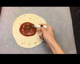 Foto del paso 2 de la receta Pizza en tortita de trigo 🍕🍕