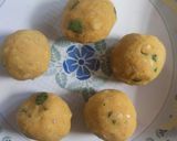 A picture of step 2 of Aaloo Pakoda.