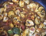 A picture of step 8 of Mushroom curry.