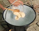 Bográcsos pincepörkölt recept fázis 6 fotója
