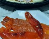 Foto del paso 5 de la receta: Para compartir en casa, pizza con jamón y morrón - súper cargada doble queso